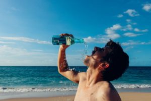 quanta acqua bere al giorno